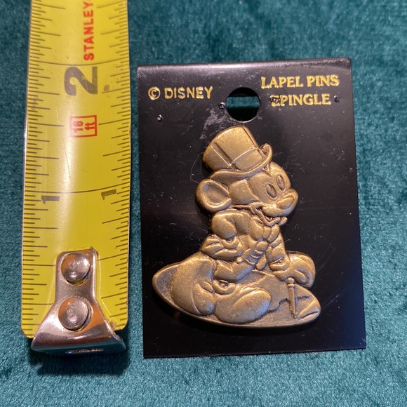 NWT Brass/Gold Disney Mickey Mouse Lapel Pin - Picture 3 of 4